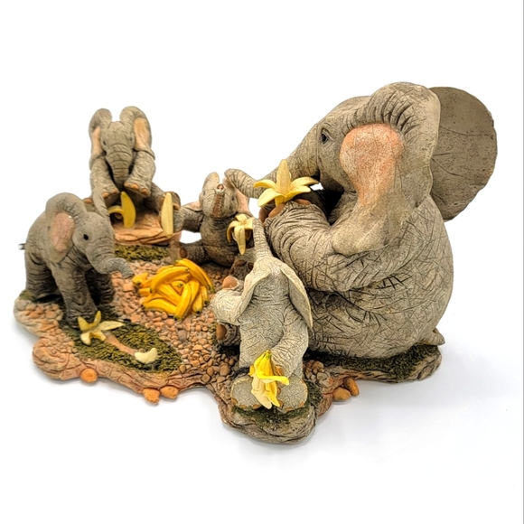 Country Artists Tuskers 2008 " Elephant Family On The Creche" Retired Figurine - Picture 2 of 8